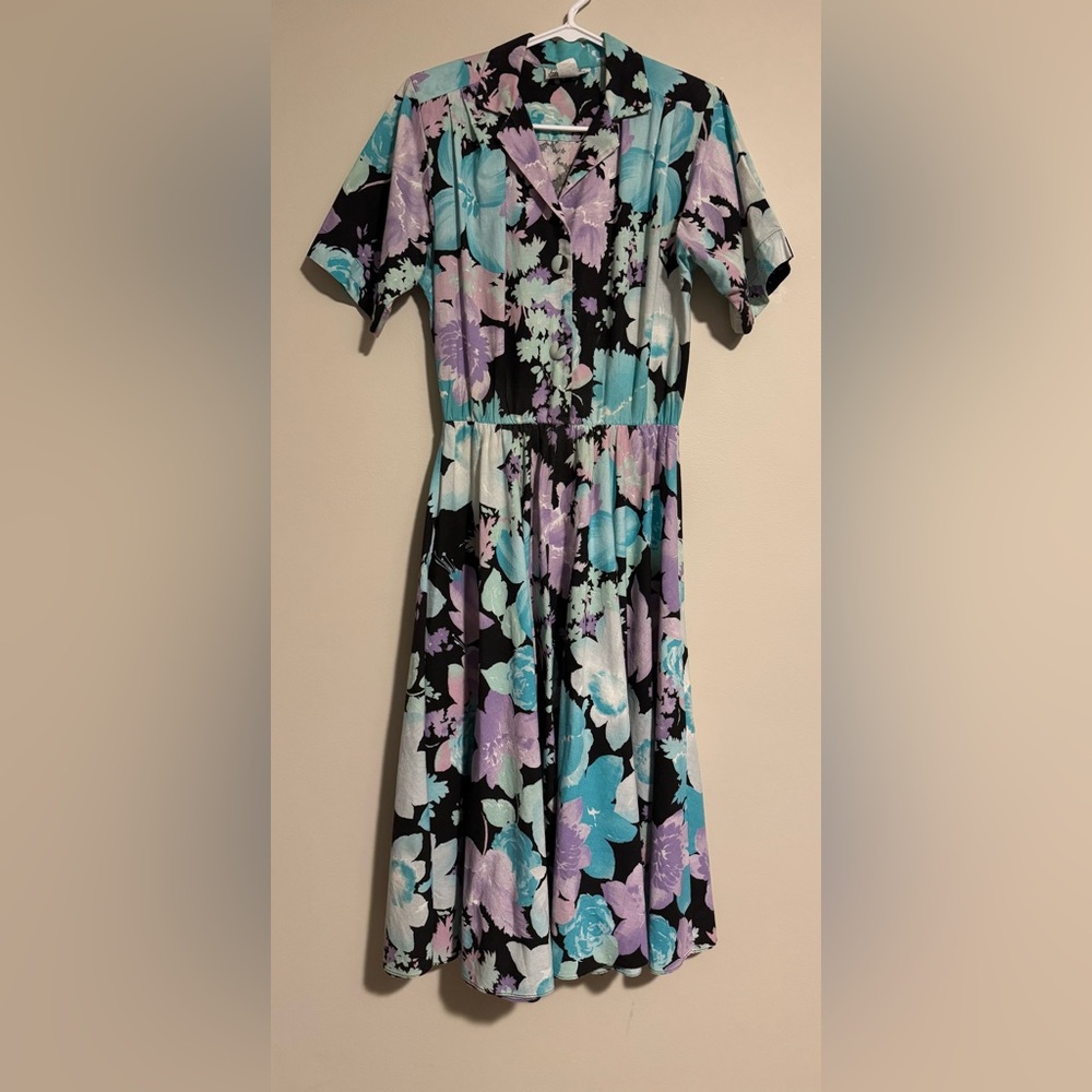 EUC Jodi Schwartz Vintage Blue and Purple Floral Button Down Dress size 9